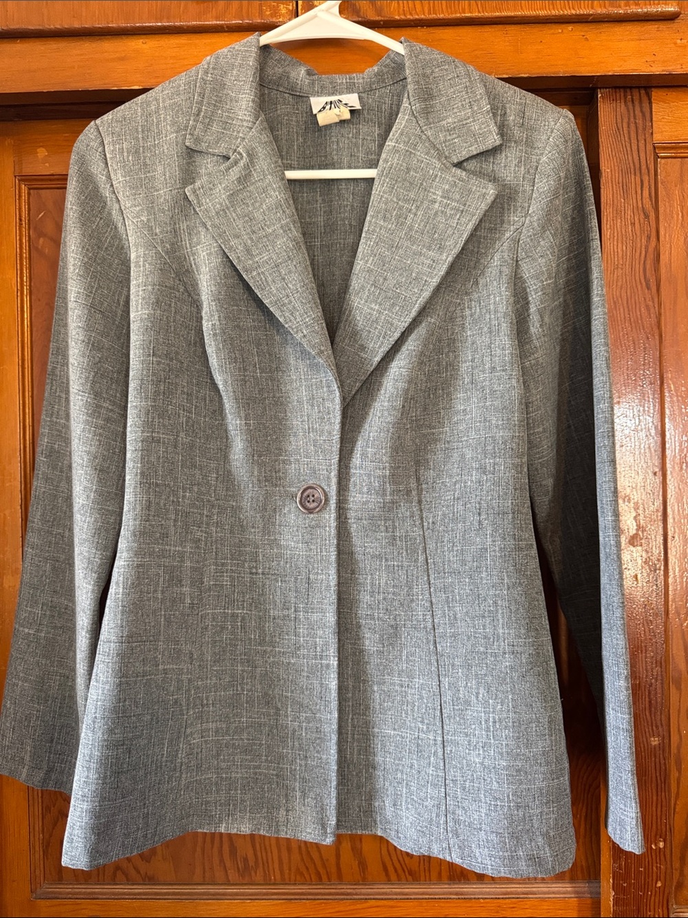 Professional and Comfortable Gray Textured Single-Button Blazer Jacket
